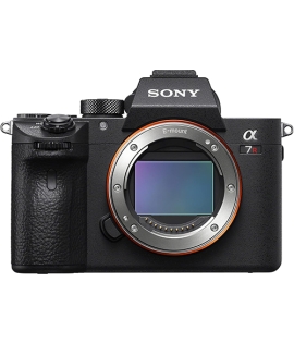 Sony Alpha 7R IV Full Frame Mirrorless Interchangeable Lens Camera w/High Resolution 61MP Sensor, up to 10FPS with Continuous AF/AE Tracking
